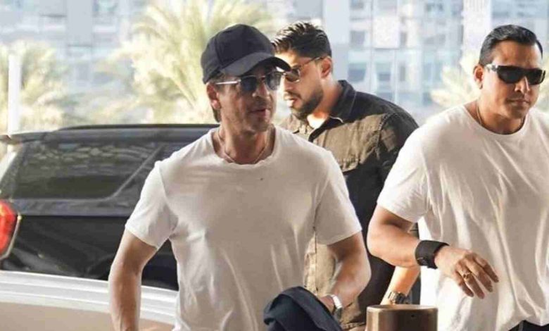 Video A warm welcome for the star Shah Rukh Khan upon his arrival in Abu Dhabi